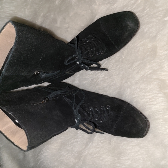 Latigo Size 7 M Black Suede Booties - Picture 1 of 6